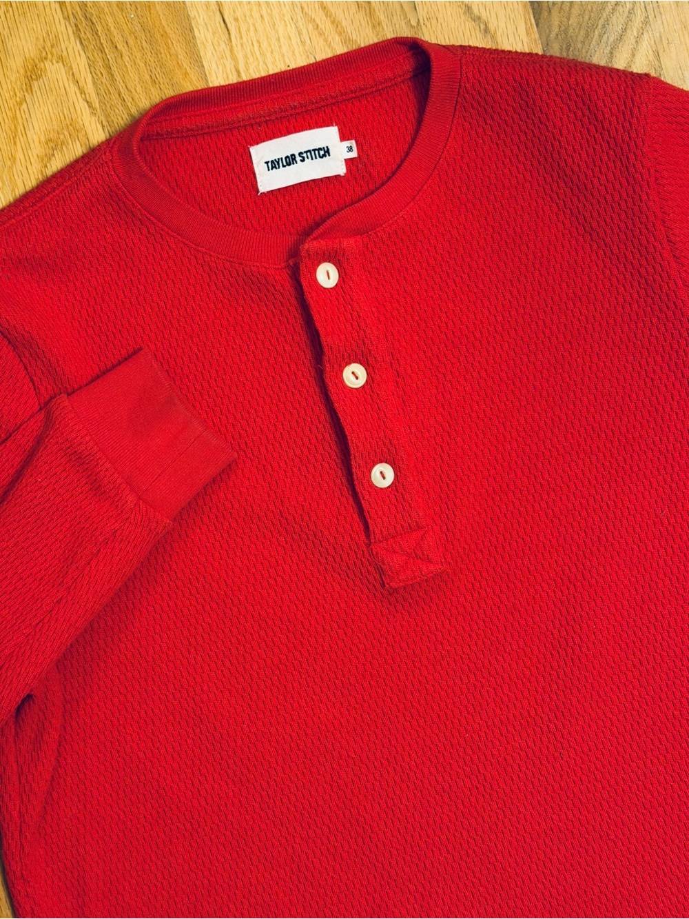 Taylor Stitch Henley Waffle Shirt in Red Mens Small 38